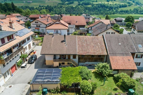 Immeuble de deux logements avec potentiel de développement 9
