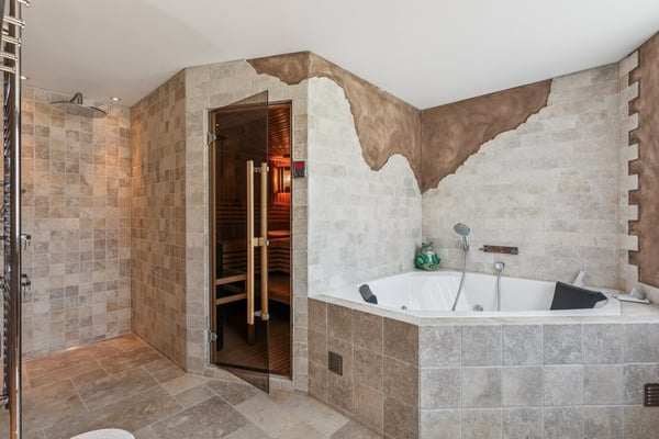 Sublime attique en duplex avec vue imprenable sur le lac de la Gruyère 9