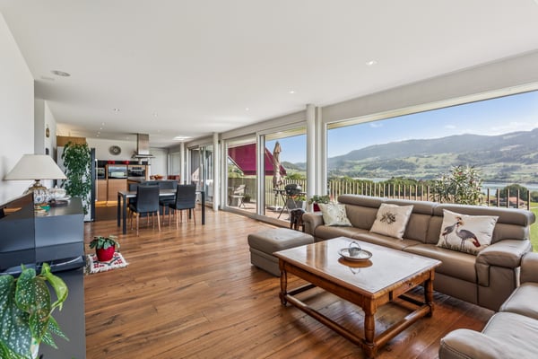 Sublime attique en duplex avec vue imprenable sur le lac de la Gruyère 5