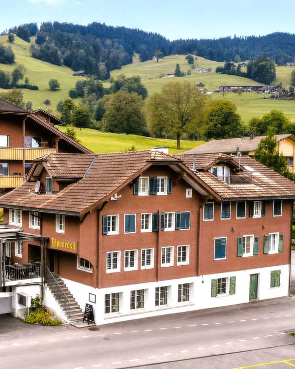Tolles Renditeobjekt: 1a Gastronomie und 3 schöne Wohnungen 1