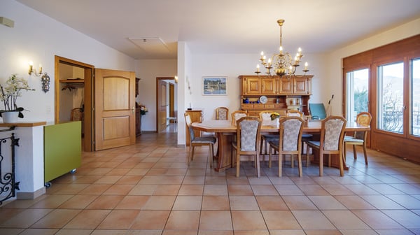 Splendida casa di vacanza con 5.5 locali a Collina d'Oro 2