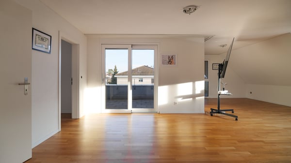 Helle 4.5-Zimmer-Wohnung in Oberweningen 4