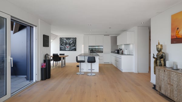 Edle 3.5-Zimmer-Dachwohnung in Hüniken 1