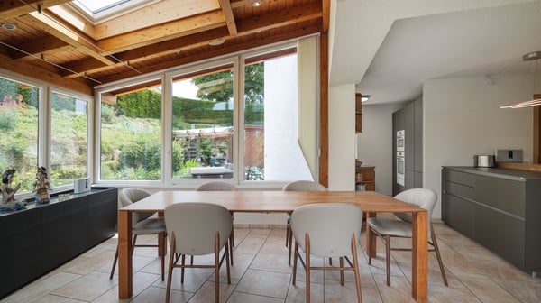 Grosszügiges 6.5-Zimmer-Haus mit Pool in Remetschwil 8
