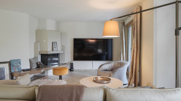 Grosszügiges 6.5-Zimmer-Haus mit Pool in Remetschwil 6