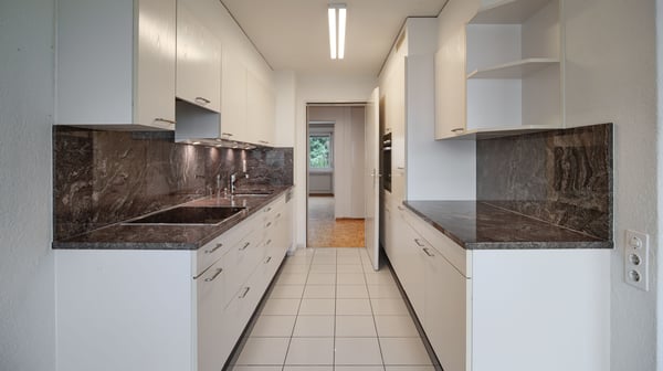Schöne und helle 4.5-Zimmer-Wohnung an top Lage in Riehen 2