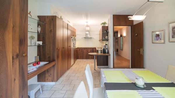 11-Zimmer-Liegenschaft mit 2 Wohnungen und Baupotenzial in Wassen (UR) 7
