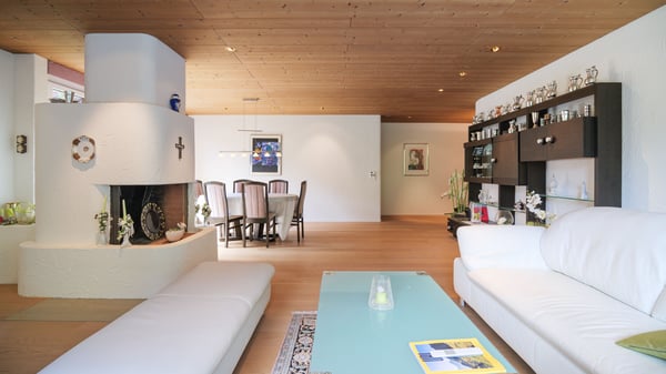11-Zimmer-Liegenschaft mit 2 Wohnungen und Baupotenzial in Wassen (UR) 6