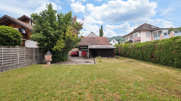 Charmantes 5-Zimmer-Haus an Toplage mit Baulandpotential in Büsserach 2