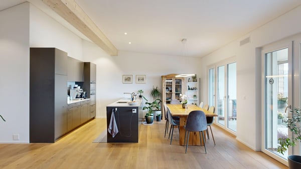 Exklusive 4.5-Zimmer-Dachwohnung mit See- und Bergsicht in Uetliburg 2