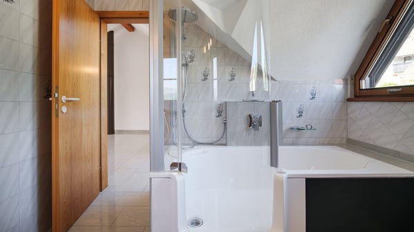 Grosszügiges 4.5-Zimmer-Haus mit Pool in Nesselnbach 7