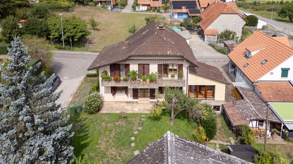 Zweifamilienhaus mit grossem Garten und viel Potenzial in Safnern 1