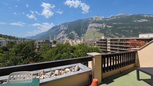 Schöne 5.5-Zimmer-Wohnung im obersten Stock an zentraler Lage in Chur 1