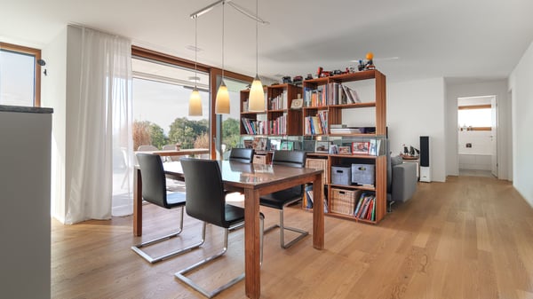 Grosszügige 4.5-Zimmer-Terrassenwohnung in Gebenstorf 2