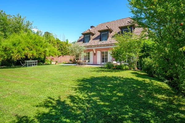Maison individuelle familiale à Collonge-Bellerive – Accès lac et jardin piscinable 2