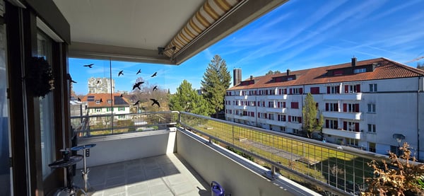 Helle 4.5-Zimmer-Wohnung mit Panoramabalkon in Bern Bümpliz - Ihr neues Zuhause mit Weitblick 2