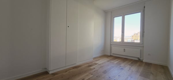 Frisch renovierte 4.5 Zi.-Wohnung direkt neben Kindergarten- & Grundschule 10