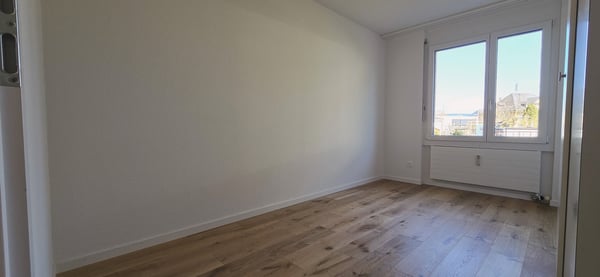 Frisch renovierte 4.5 Zi.-Wohnung direkt neben Kindergarten- & Grundschule 9