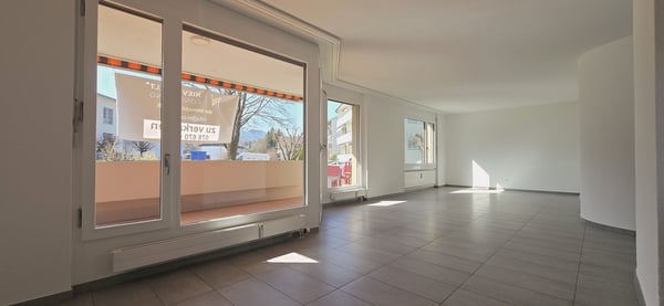 Frisch renovierte 4.5 Zi.-Wohnung direkt neben Kindergarten- & Grundschule 1