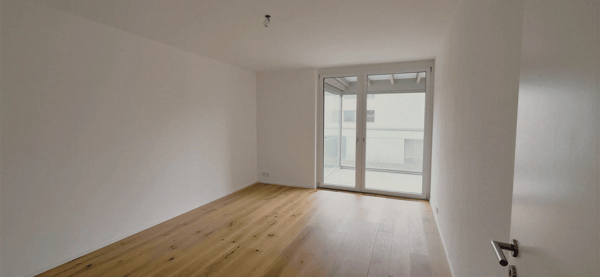 Attraktive 3.5-Zimmer-Wohnung mit grossem Wintergarten-Balkon 9