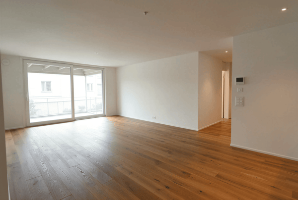 Attraktive 3.5-Zimmer-Wohnung mit grossem Wintergarten-Balkon 2