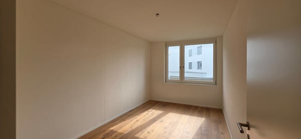 Attraktive 3.5-Zimmer-Wohnung mit grossem Wintergarten-Balkon 10