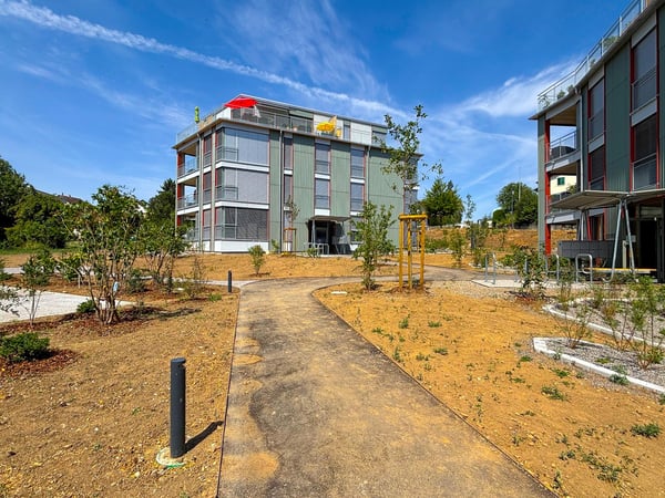 Hochwertige 4.5 Zi-Neubauwohnung im EG zentral und naturnah gelegen 12
