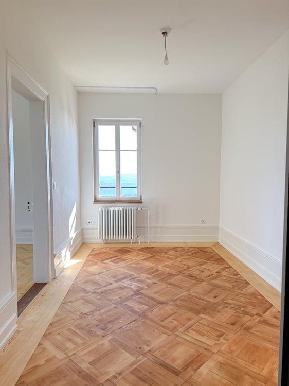 2.5 Zi-Wohnung mit atemberaubender Weitsicht 6