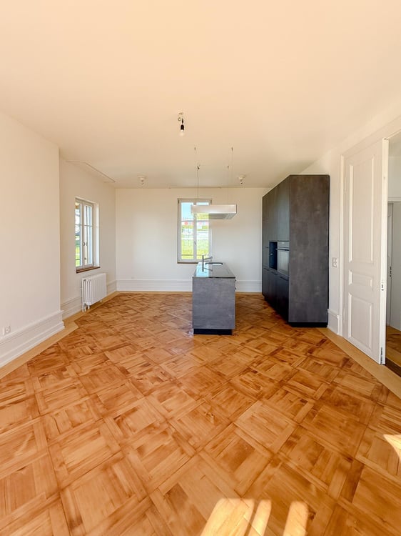 2.5 Zi-Wohnung mit atemberaubender Weitsicht 2