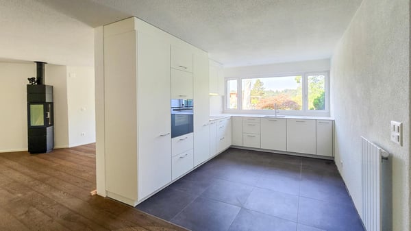 5.5-Zimmer-Einfamilienhaus mit traumhaftem Garten an sonniger Lage in Stallikon 2