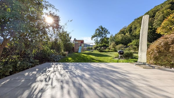 5.5-Zimmer-Einfamilienhaus mit traumhaftem Garten an sonniger Lage in Stallikon 5