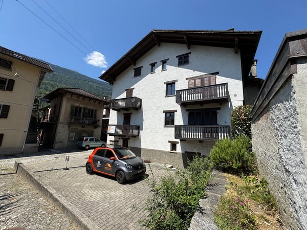 🏡 Malvaglia | Stabile con 3 appartamenti e rustico 1