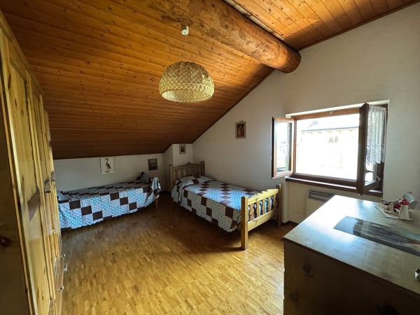 🏡 Malvaglia | Stabile con 3 appartamenti e rustico 9