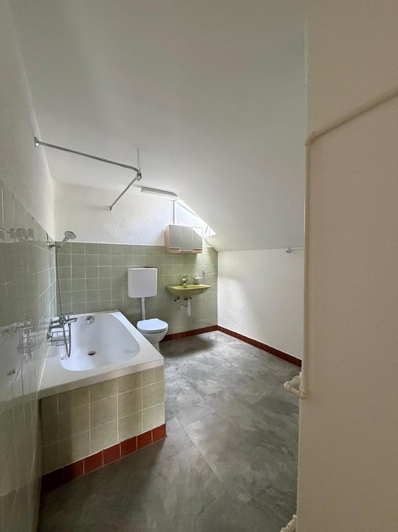 Appartement 2.5 pièces lumineux avec balcon à Tavannes 6