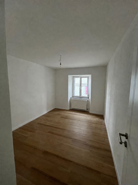 Appartement rénové de 3 pièces – CHF 1’050.– charges comprises 5