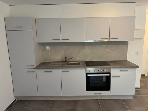 Appartement rénové de 3 pièces – CHF 1’050.– charges comprises 2