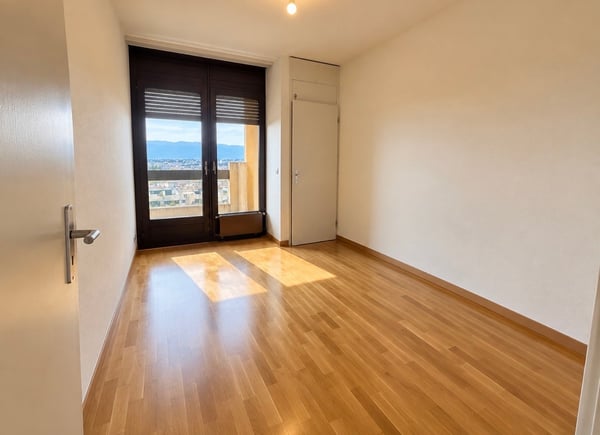 APPARTEMENT D’EXCEPTION DE 150 M² – 12ᵉ ÉTAGE – VUE PANORAMIQUE 4