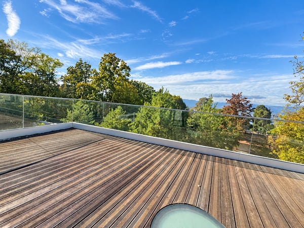 Anières — Villa de standing avec jardin et terrasse en toiture, vue lac 9