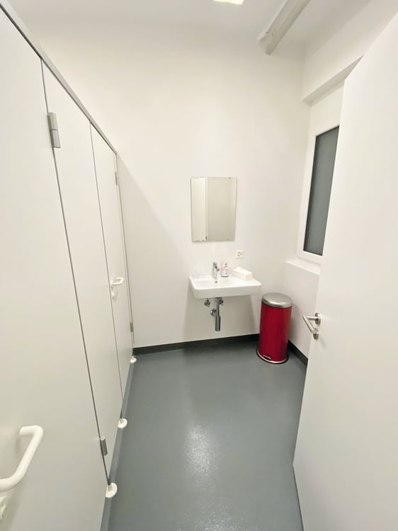 Attraktive Gewerbe-/Verkaufsfläche am Kreuzplatz in Aesch – 290 m², rollstuhlgängig & renoviert 9