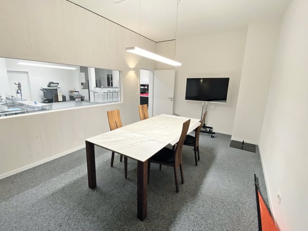 Attraktive Gewerbe-/Verkaufsfläche am Kreuzplatz in Aesch – 290 m², rollstuhlgängig & renoviert 8