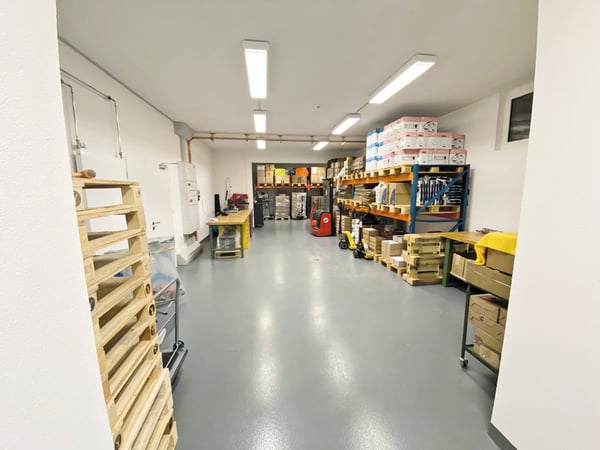 Attraktive Gewerbe-/Verkaufsfläche am Kreuzplatz in Aesch – 290 m², rollstuhlgängig & renoviert 11