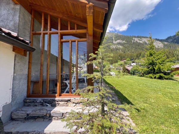 Authentique chalet avec vue sur les montagnes et grand terrain - Mayens-de-la-Zour / Savièse 4