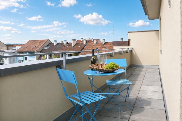 Möblierte 1-Zimmer-Dachwohnung mit Balkon 1