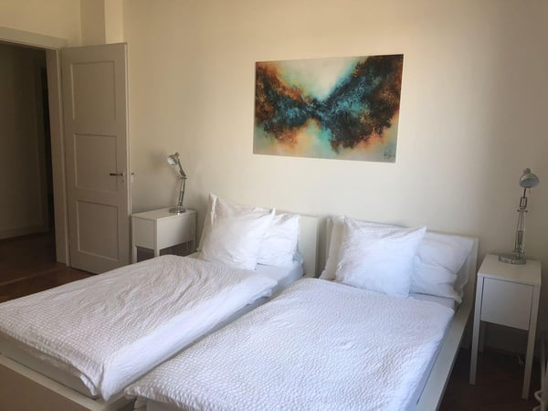 Stilvolle möblierte 4-Zimmerwohnung mit Balkon 2