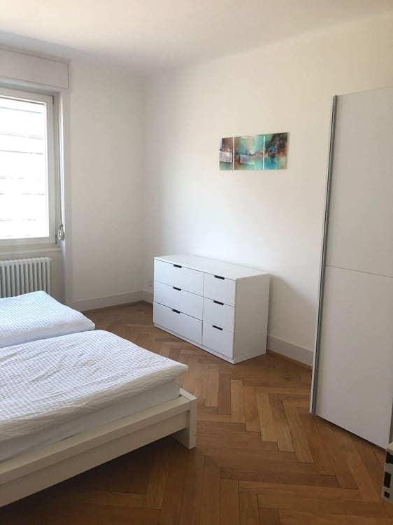 Stilvolle möblierte 4-Zimmerwohnung mit Balkon 4