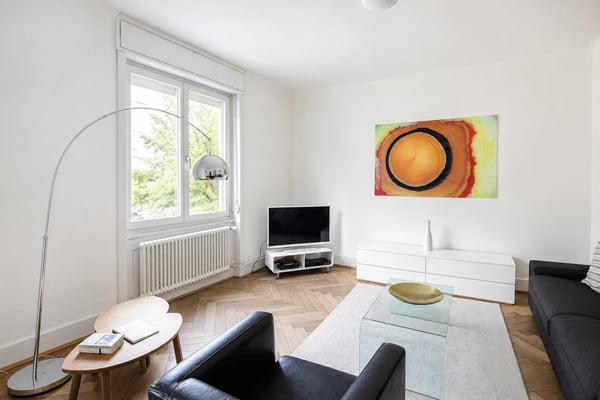 Charmante möblierte 4-Zimmer-Altbauwohnung mit Balkon 3