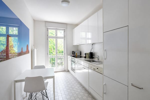 Charmante möblierte 4-Zimmer-Altbauwohnung mit Balkon 5