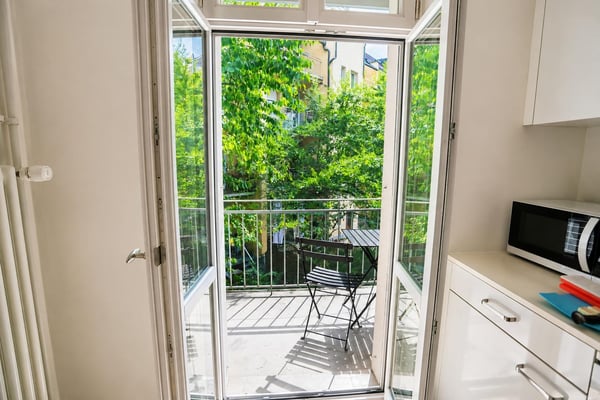 Charmante möblierte 4-Zimmer-Altbauwohnung mit Balkon 6