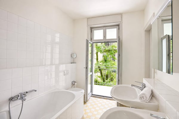 Charmante möblierte 4-Zimmer-Altbauwohnung mit Balkon 9