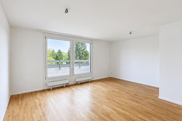 Sonnige 3,5-Zimmer-Dachwohnung Nähe der Langen Erlen 4